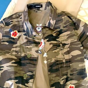 Embroidered camouflage jacket